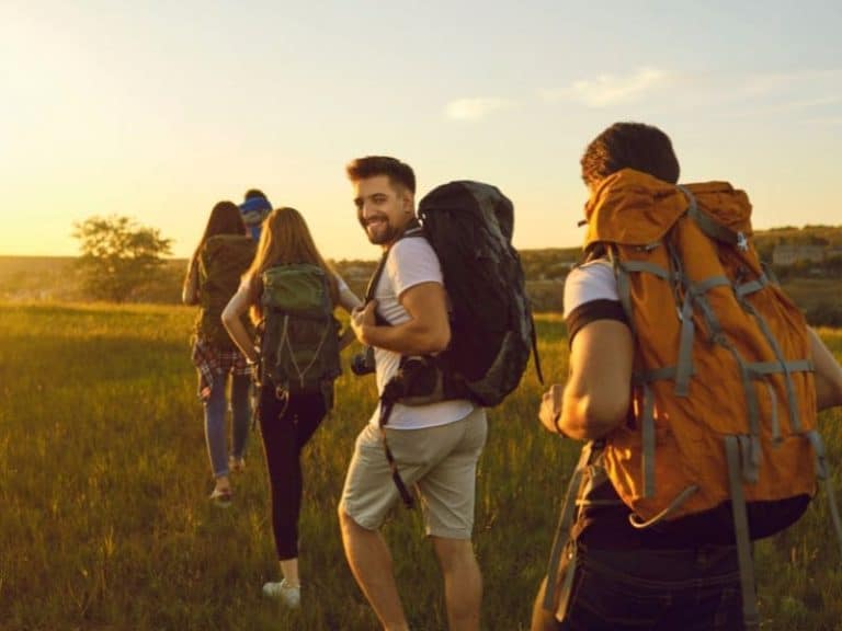 Camping en bord de plage dans l'Hérault : les activités incontournables